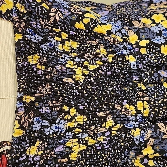 JUN & IVY blue & yellow floral dress. Ties at shoulder size is Large Juniors. - Picture 4 of 10